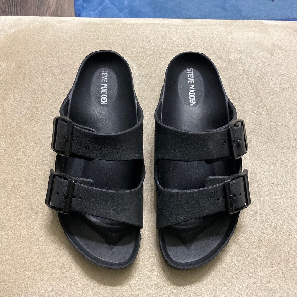Size 6 Womens Steve Madden Slides in Black